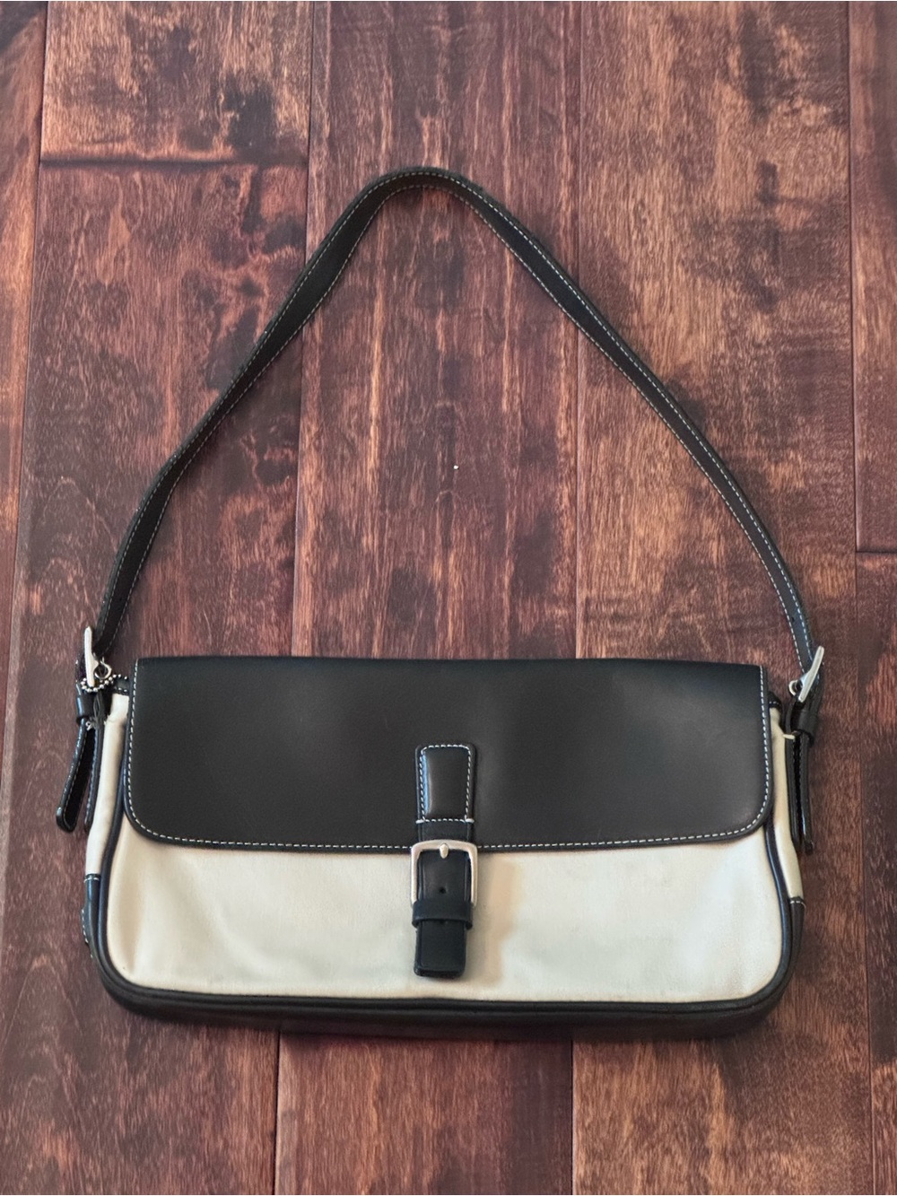 Vintage Coach Hamptons flap baguette shoulder bag style 7702